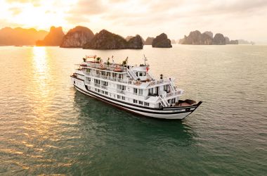 Cozy Bay Grand Cruise