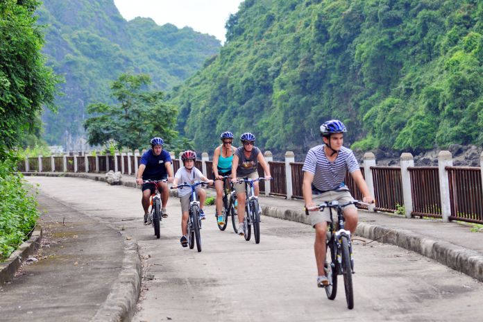 LAN HA BAY - VIET HAI VILLAGE (B,L,D)