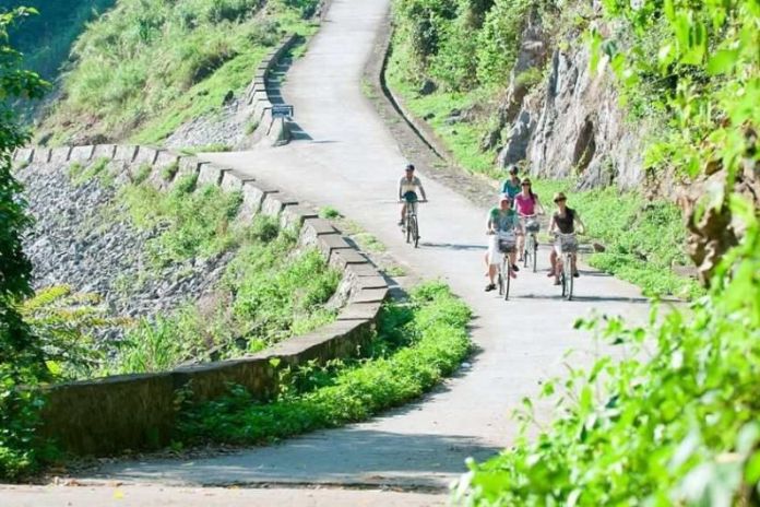 LAN HA BAY- VIET HAI VILLAGE (B,L,D)