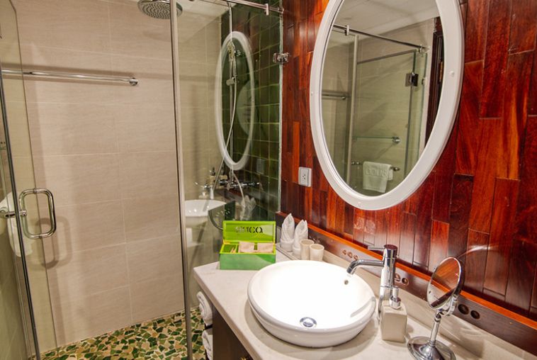 Executive-Cabin-Bathroom